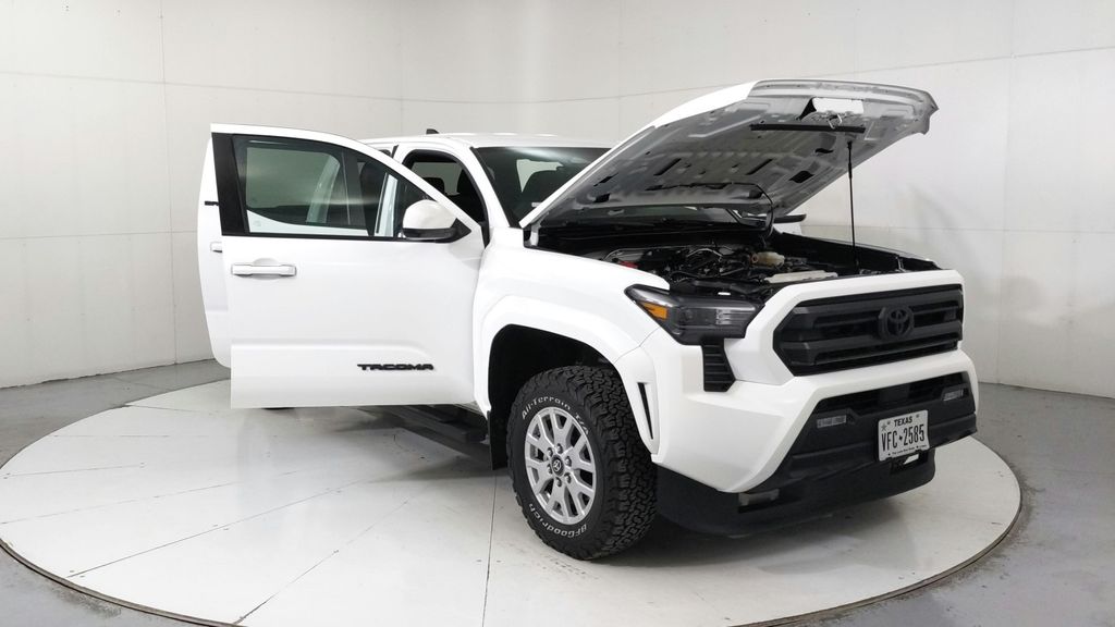 2024 Toyota Tacoma SR5 photo 12