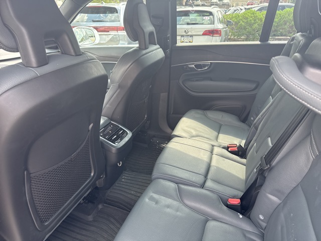 2020 Volvo XC90 T6 Momentum photo 12