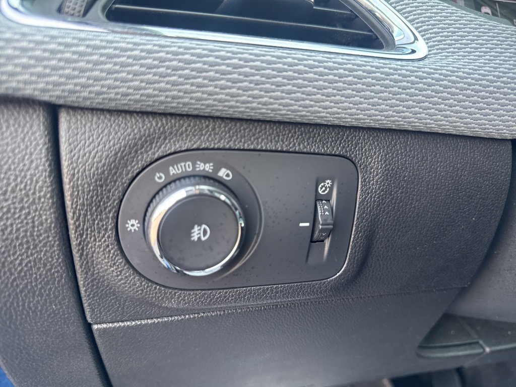 2019 Chevrolet Cruze LT photo 24