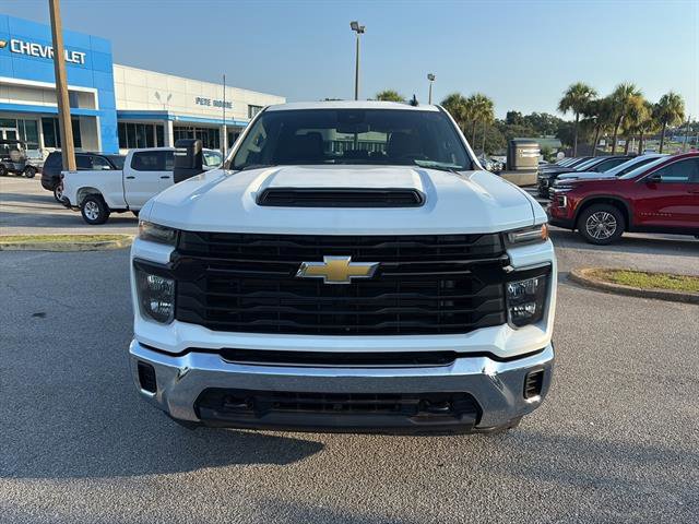 2025 Chevrolet Silverado 2500HD photo 2