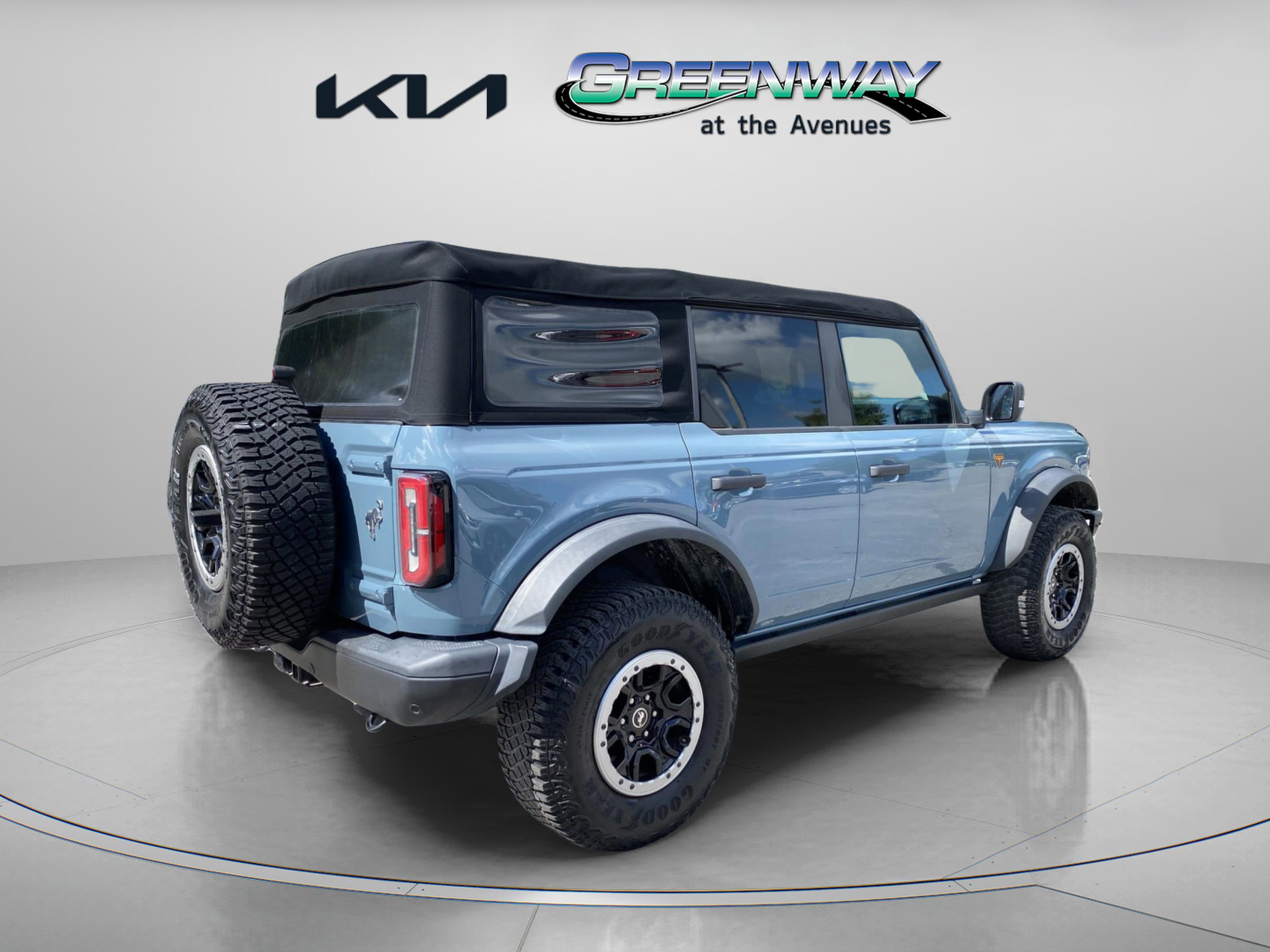2022 Ford Bronco Badlands photo 3