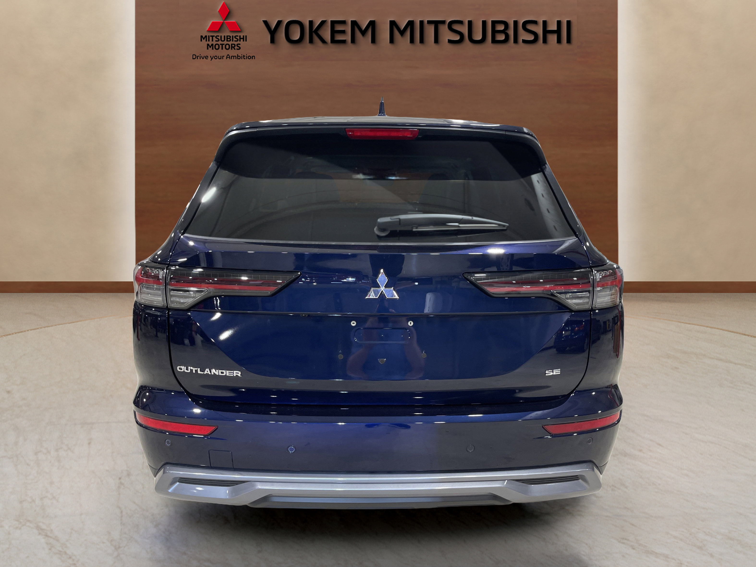 2025 Mitsubishi Outlander SE photo 4