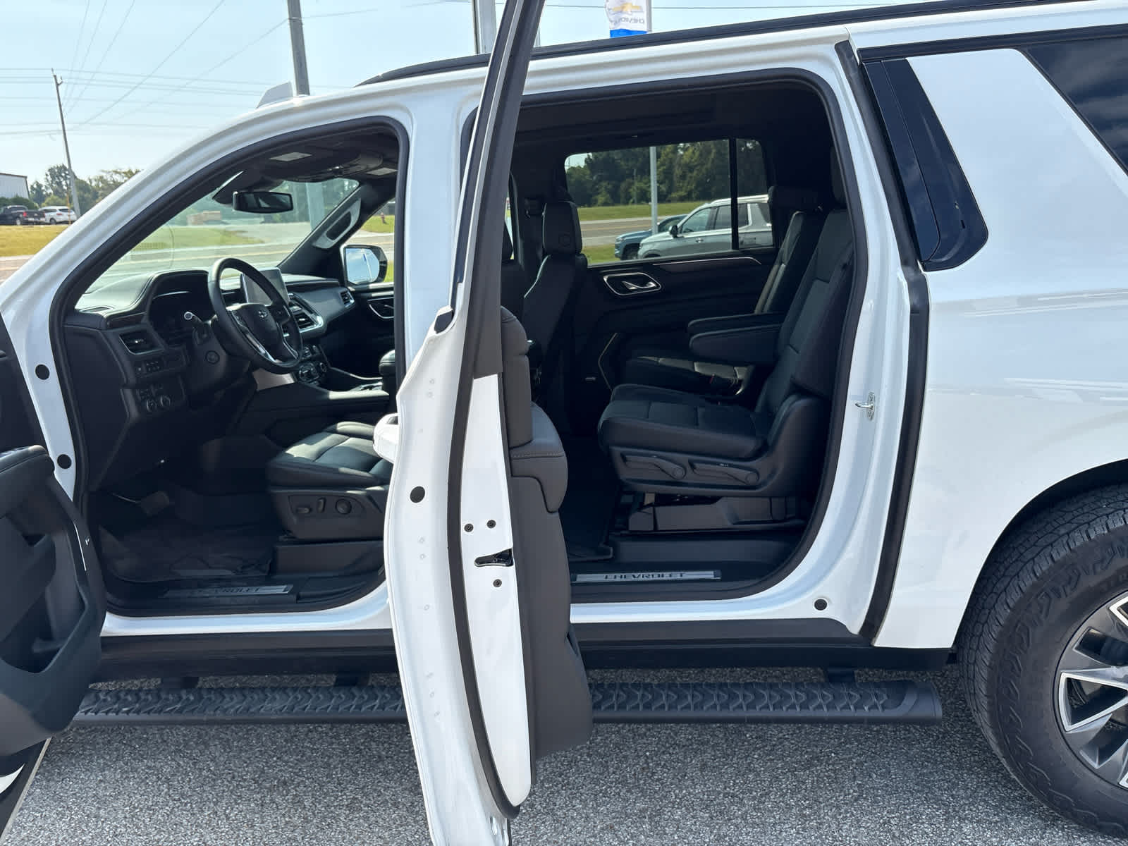 2024 Chevrolet Suburban Z71 photo 32