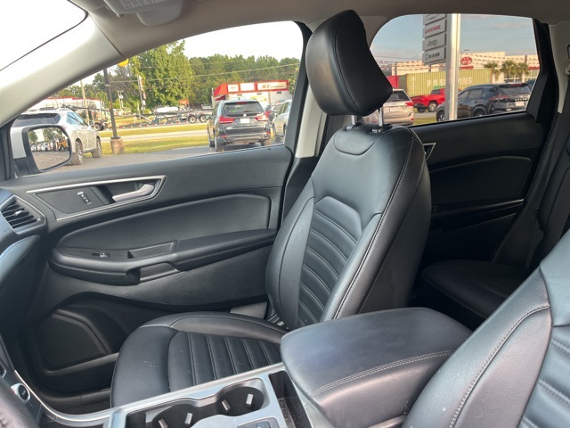 2022 Ford Edge SEL photo 9