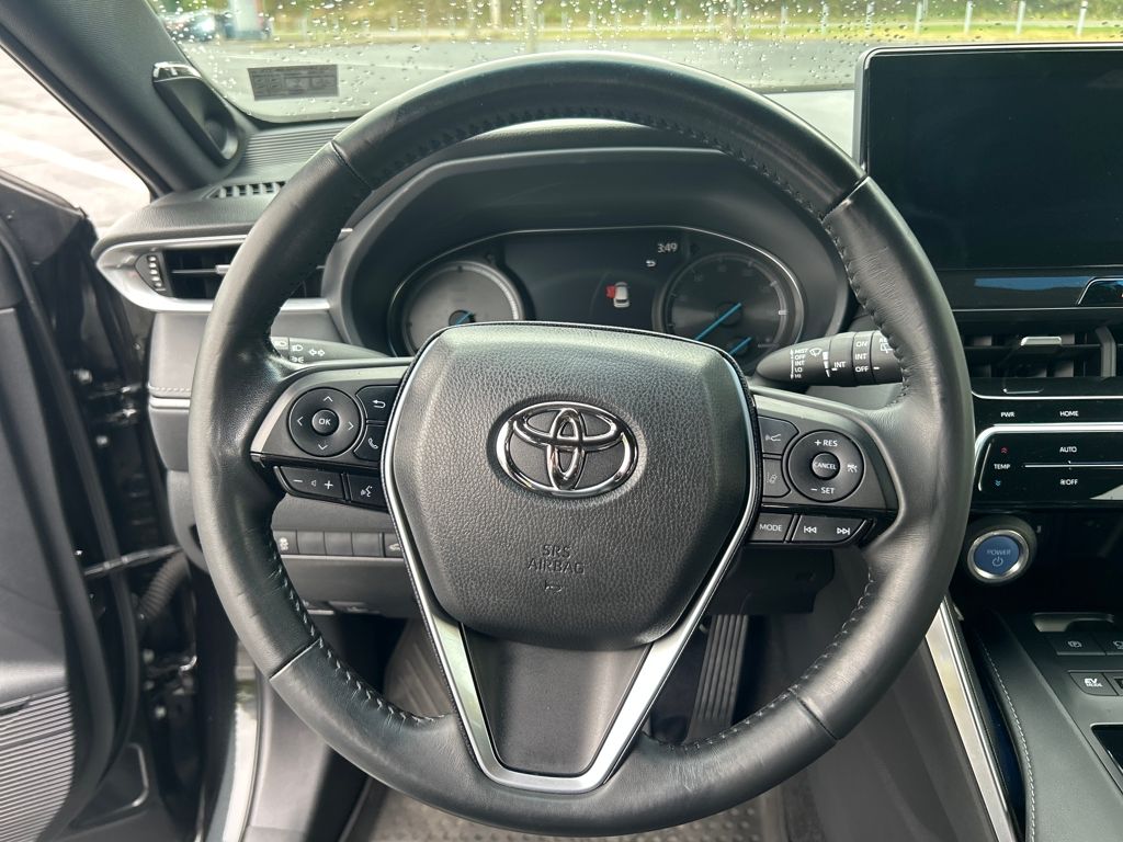 2022 Toyota Venza XLE photo 14