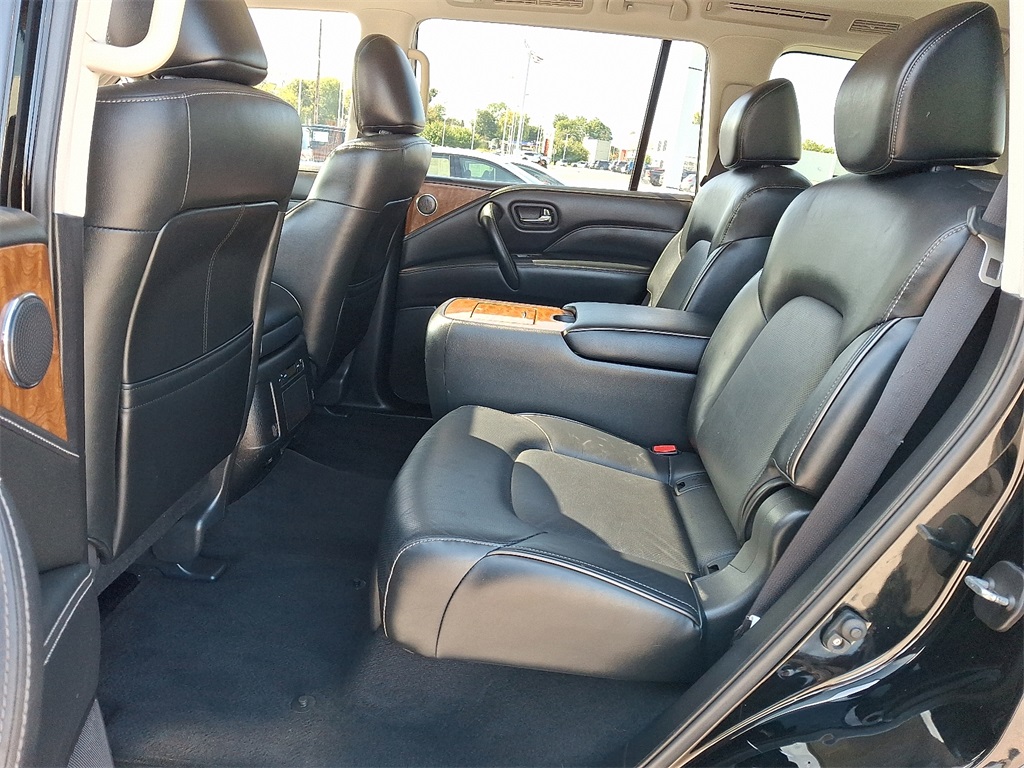 2019 Infiniti QX80 Luxe photo 8