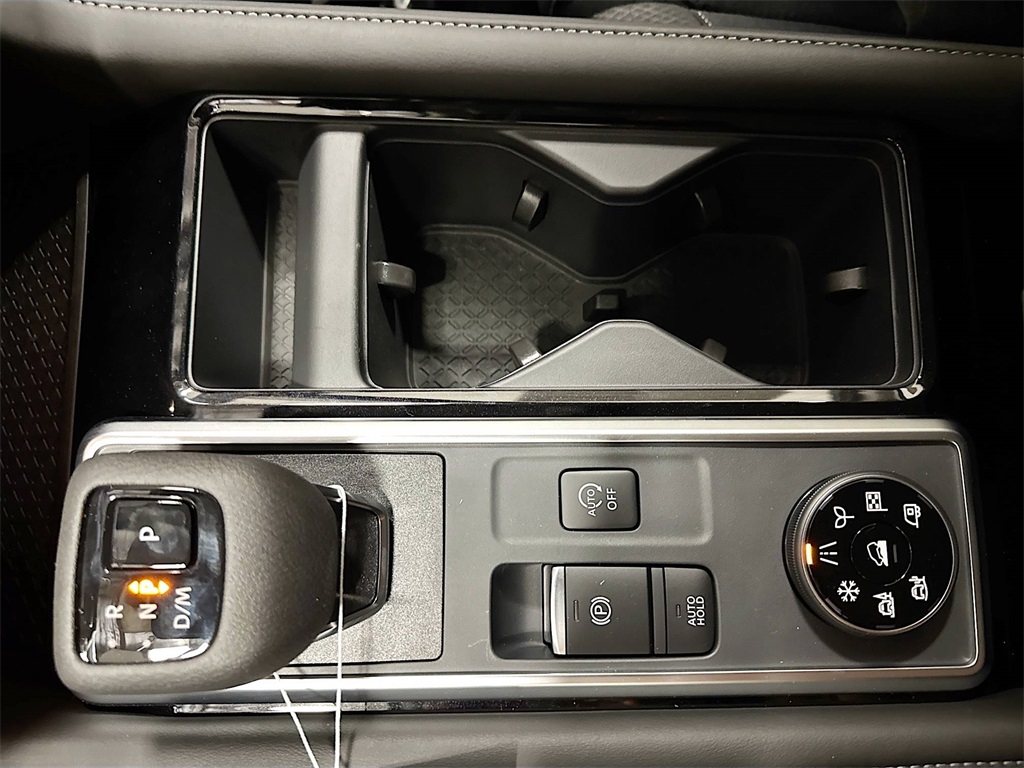 2025 Nissan Pathfinder SV photo 32
