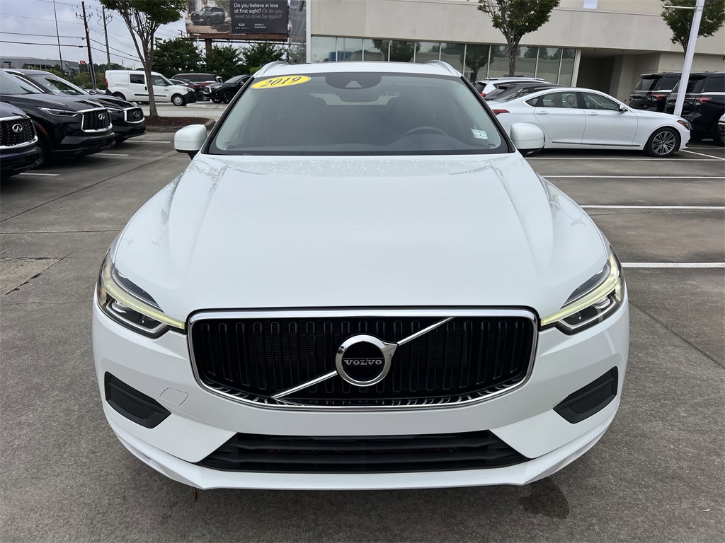 2019 Volvo XC60 T5 Momentum photo 2