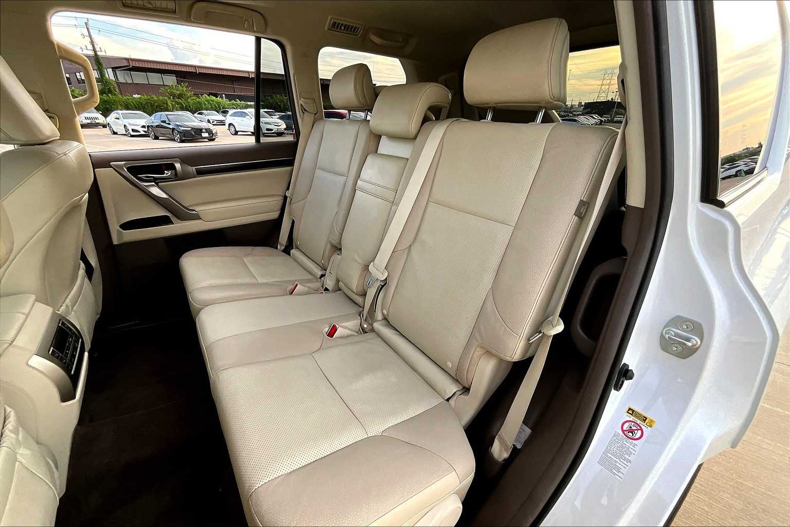 2015 Lexus GX 460 Premium photo 17