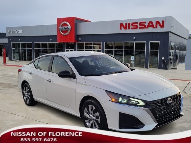 2025 Nissan Altima S's photo