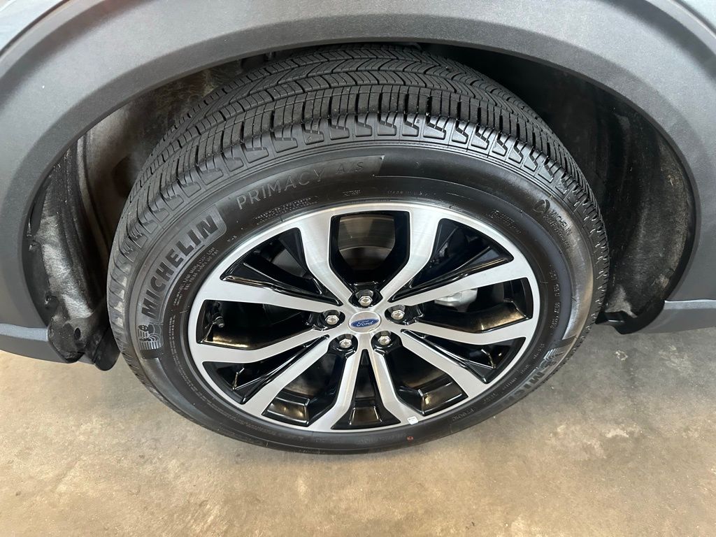 2025 Ford Explorer ST-Line photo 4