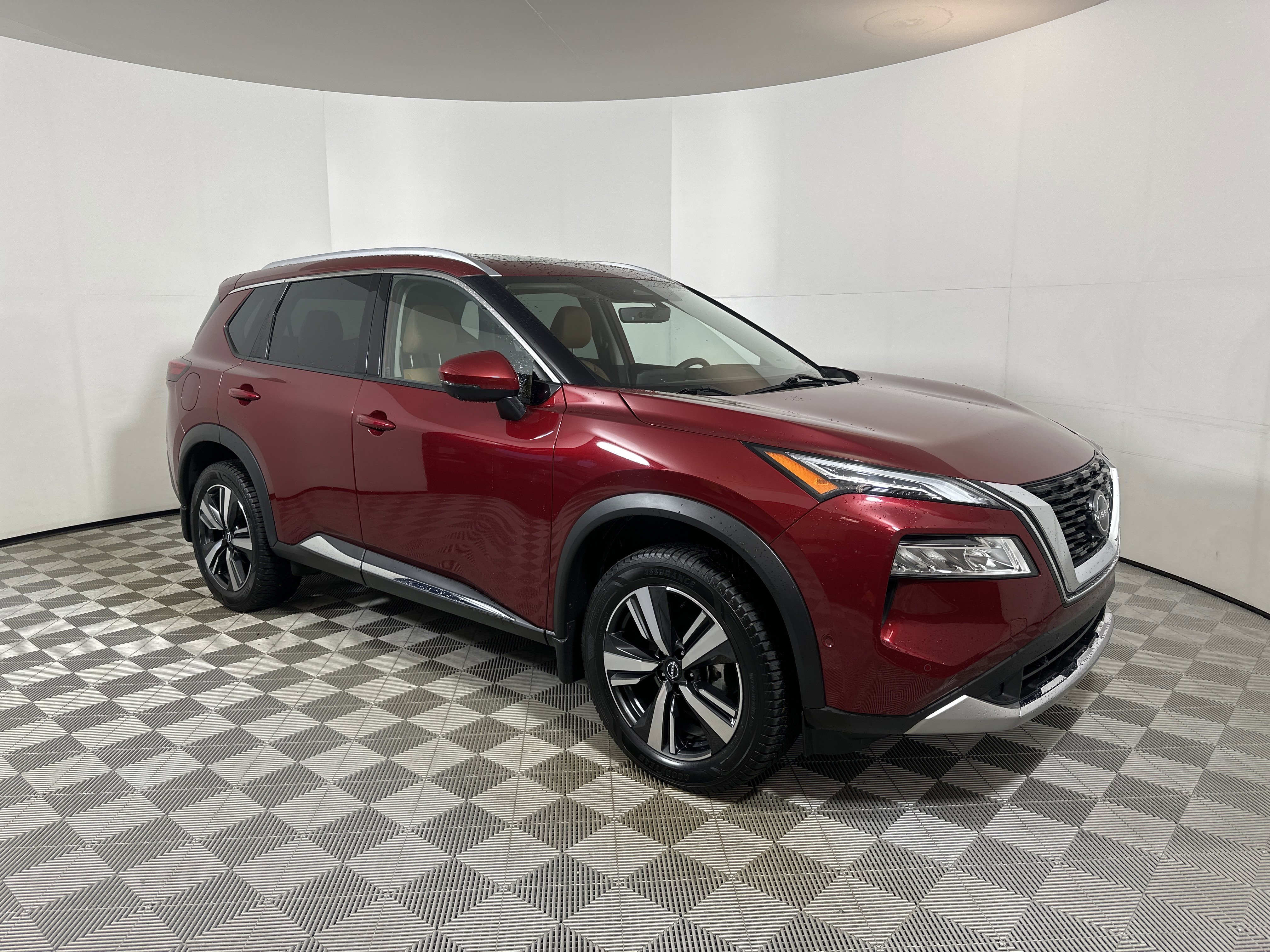 2023 Nissan Rogue Platinum's photo