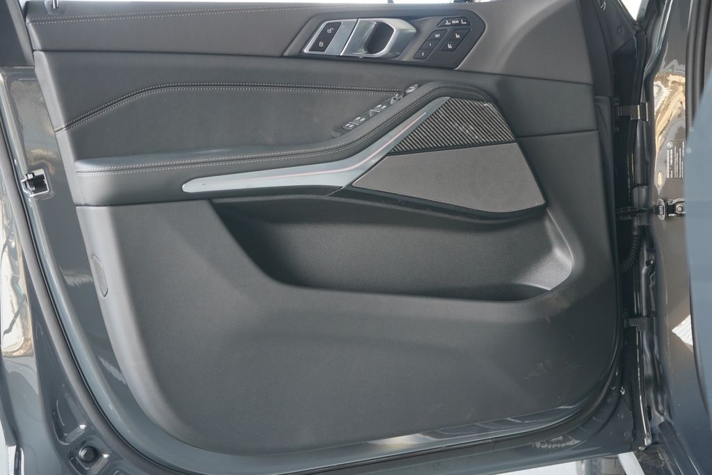 2026 Bmw X7 M60i photo 7
