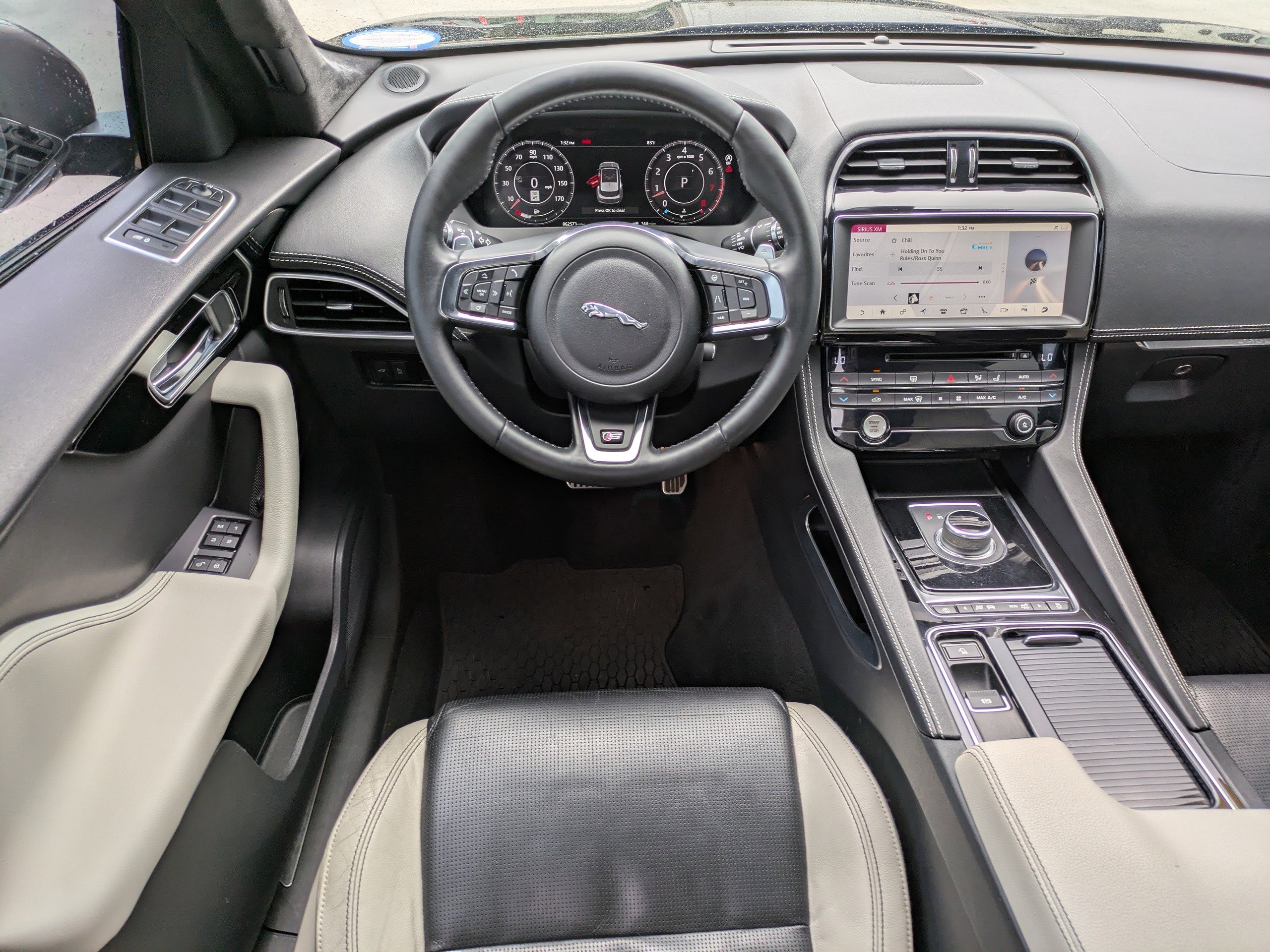 2019 Jaguar F-PACE S photo 12
