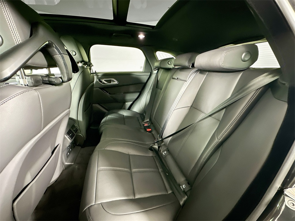 2026 Land Rover Range Rover Velar SE photo 18