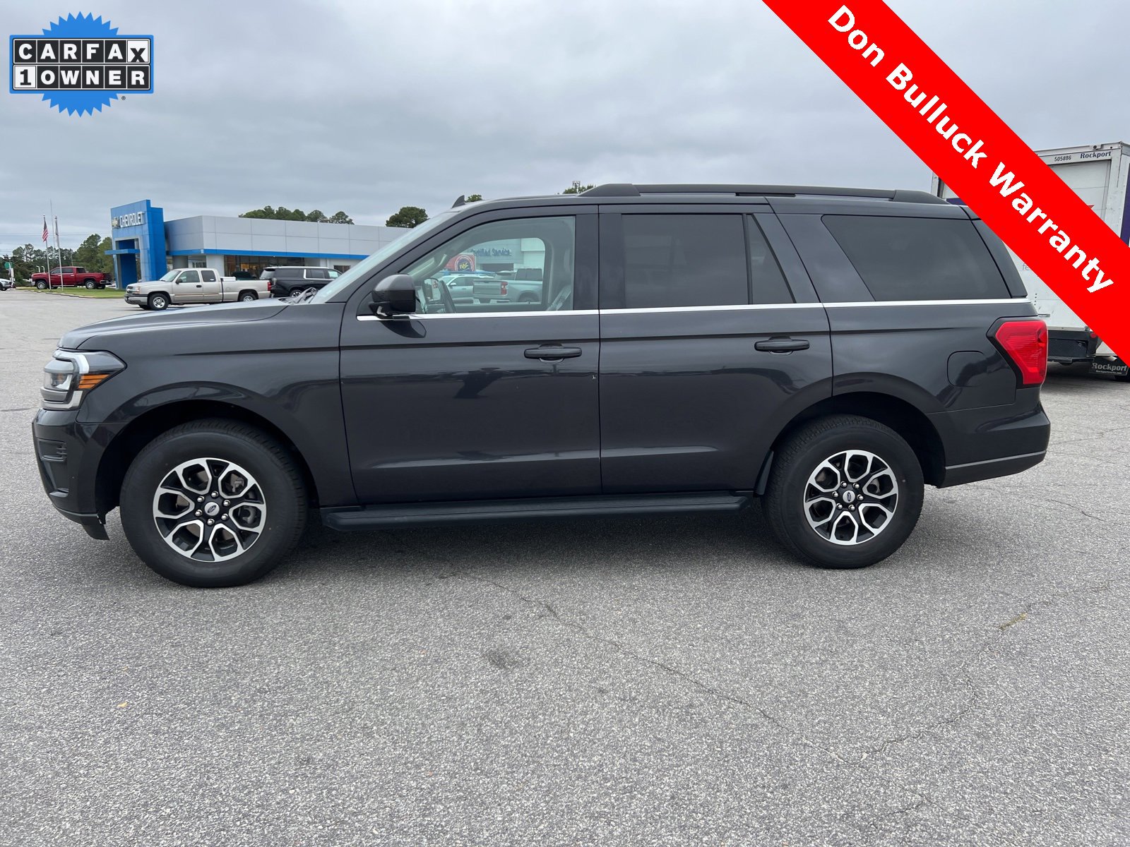 2024 Ford Expedition XLT photo 2
