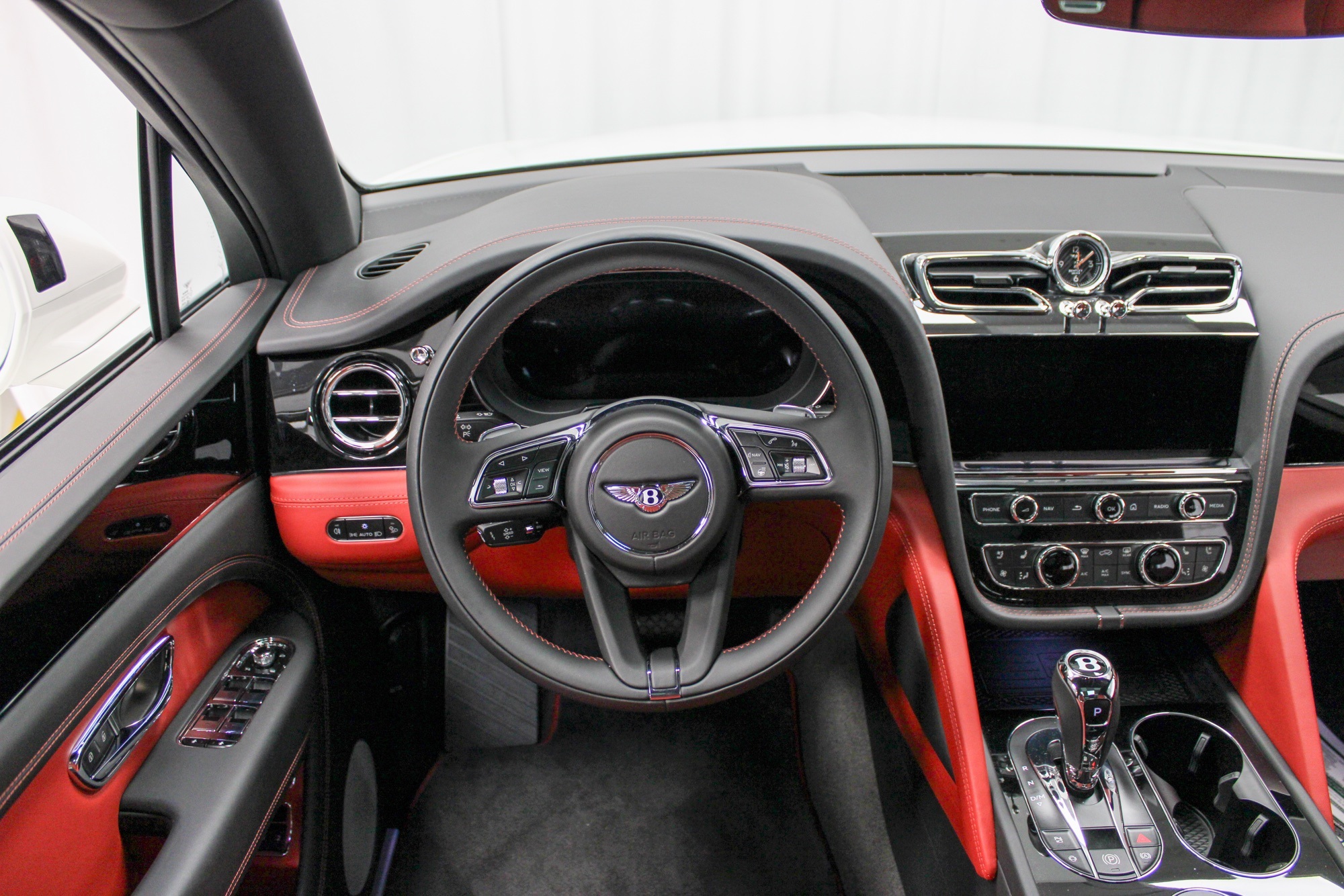 2024 Bentley Bentayga EWB photo 15