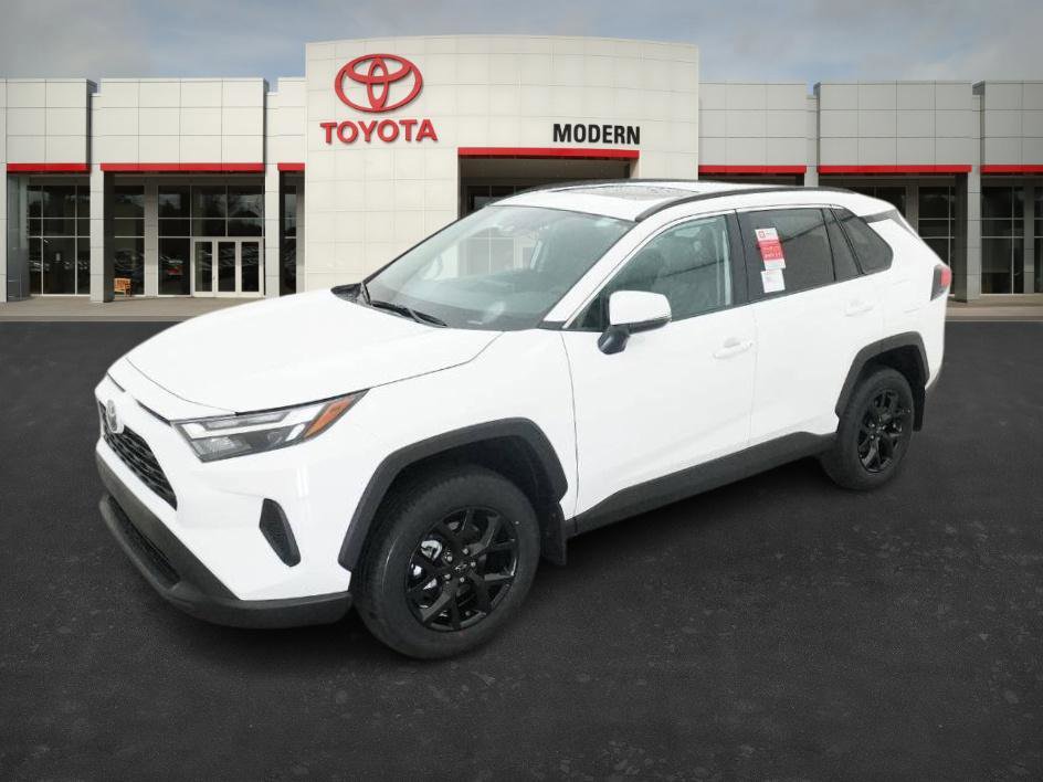 2025 Toyota RAV4 XLE's photo