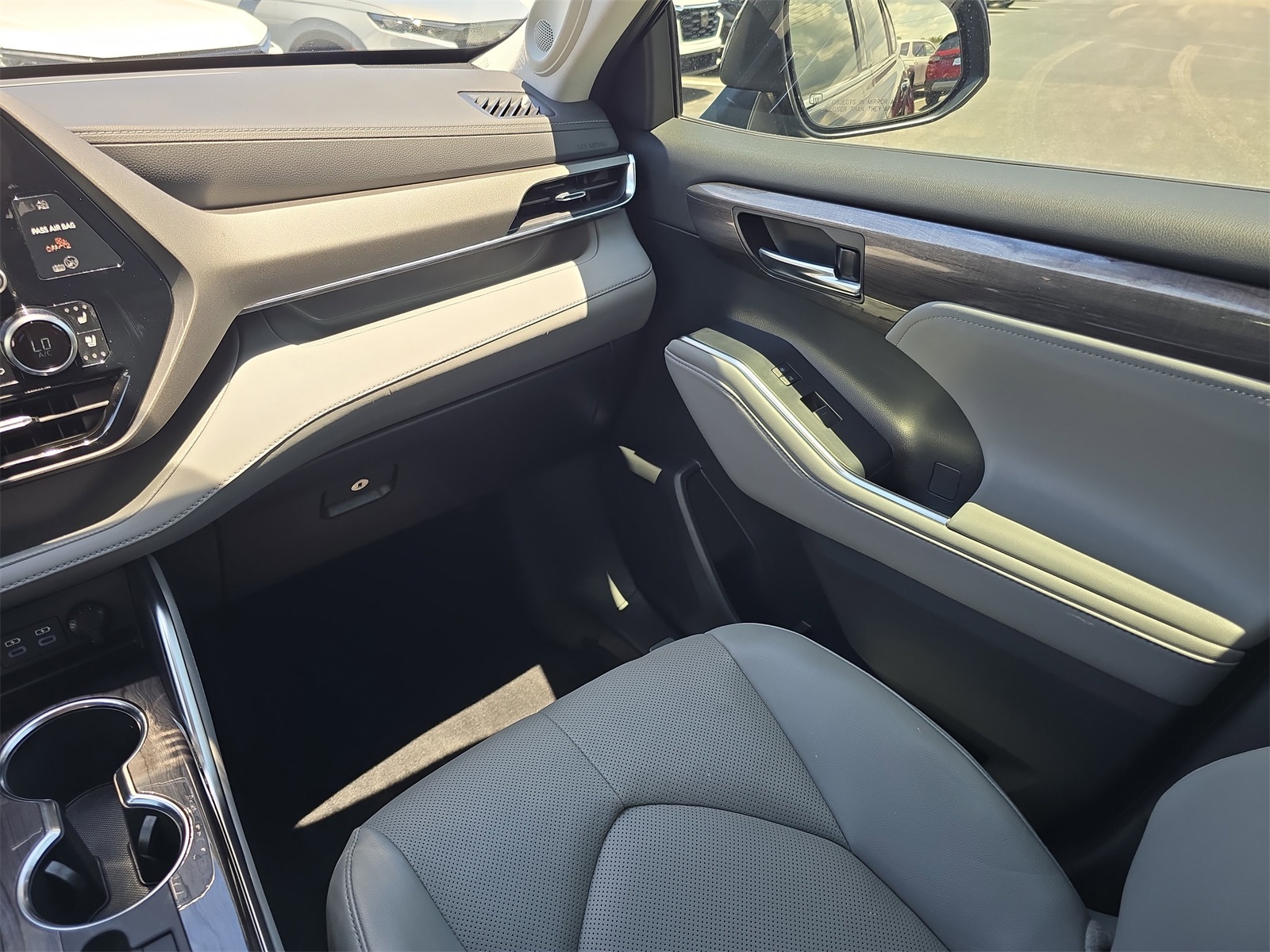 2022 Toyota Highlander Limited photo 10