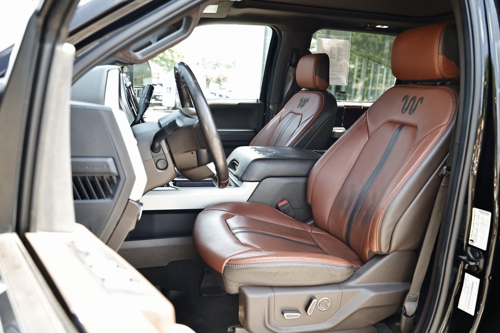 2022 Ford F-350 photo 19