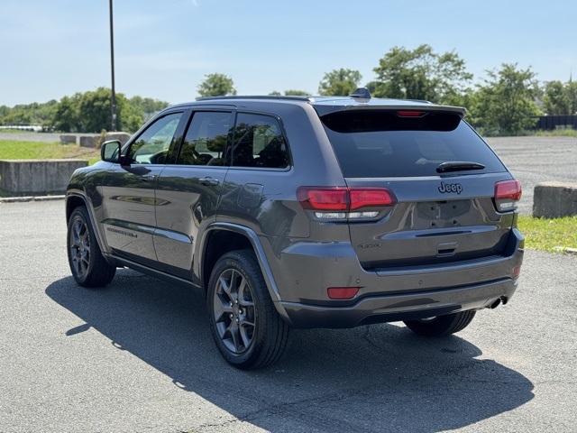 2021 Jeep Grand Cherokee Anniversary Edition photo 3
