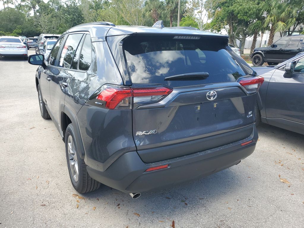 2025 Toyota RAV4 Hybrid LE photo 5