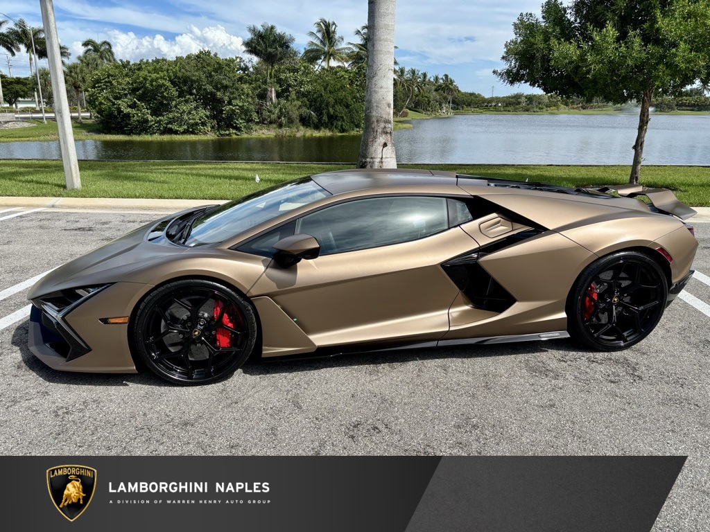 2024 Lamborghini Revuelto