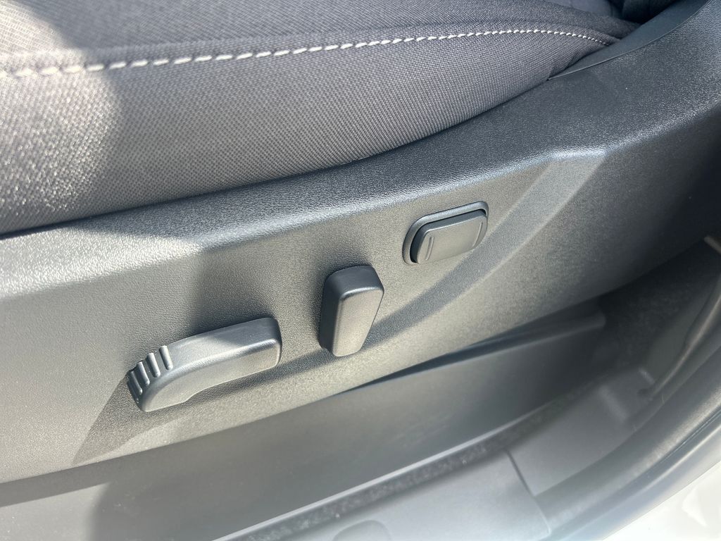 2026 Nissan Frontier SV photo 11