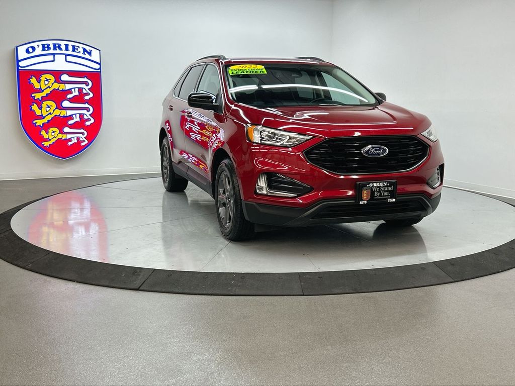 2022 Ford Edge SEL's photo