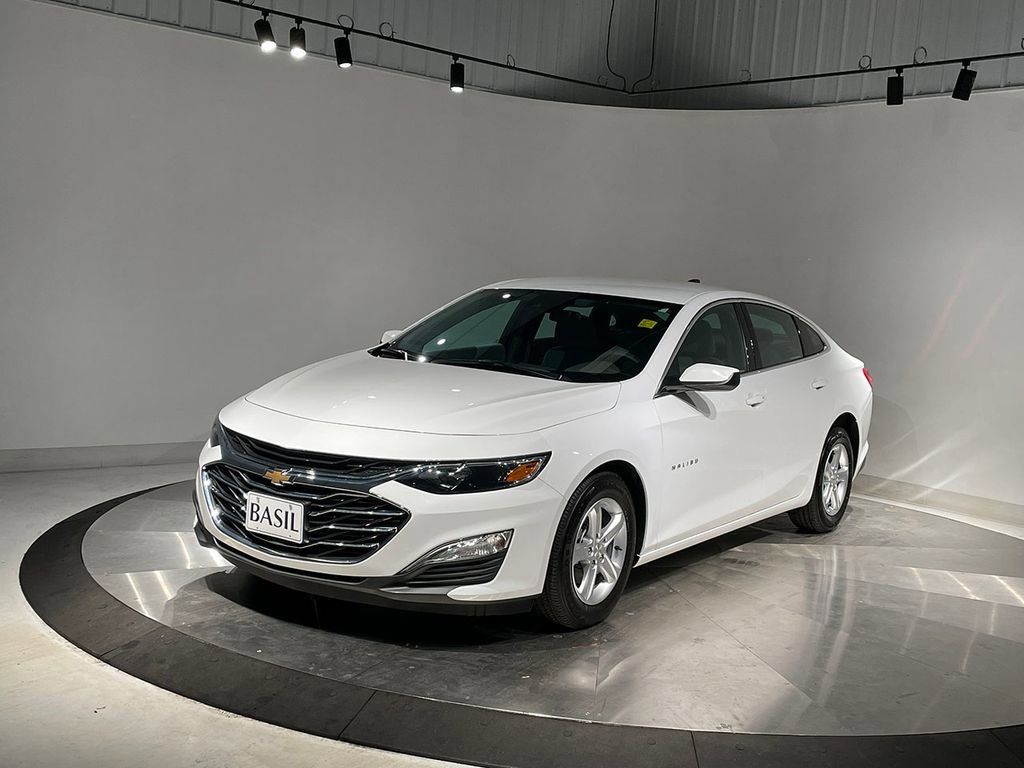 2024 Chevrolet Malibu LS photo 4