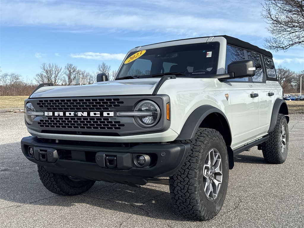 2023 Ford Bronco Badlands's photo