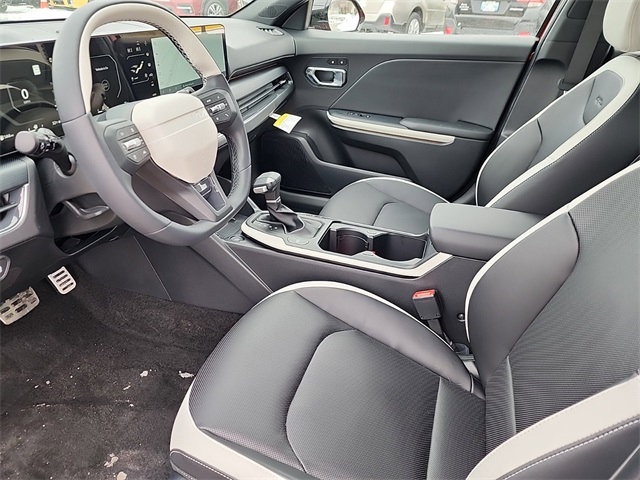 2025 Kia K4 GT-Line Turbo photo 11
