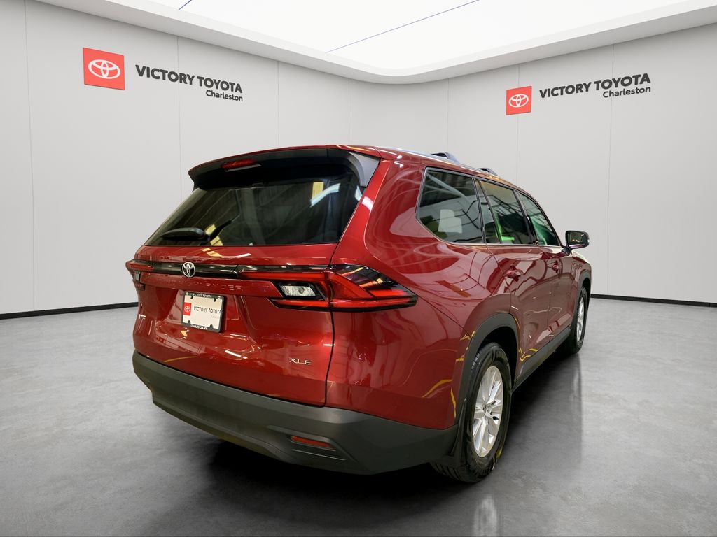 2025 Toyota Grand Highlander XLE photo 2