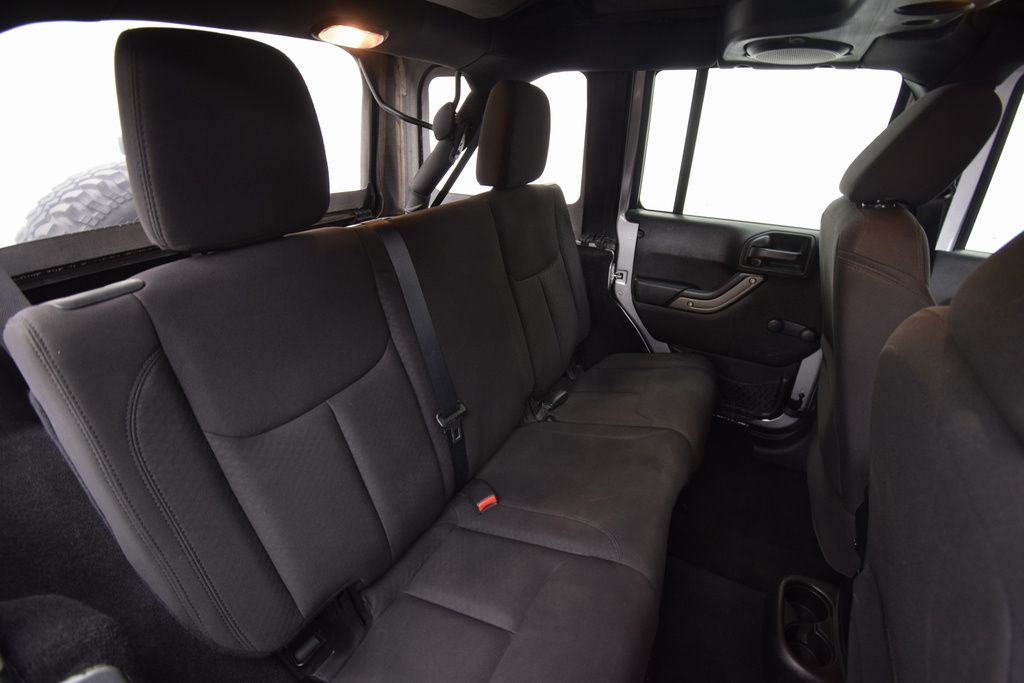 2014 Jeep Wrangler Unlimited Sport photo 16