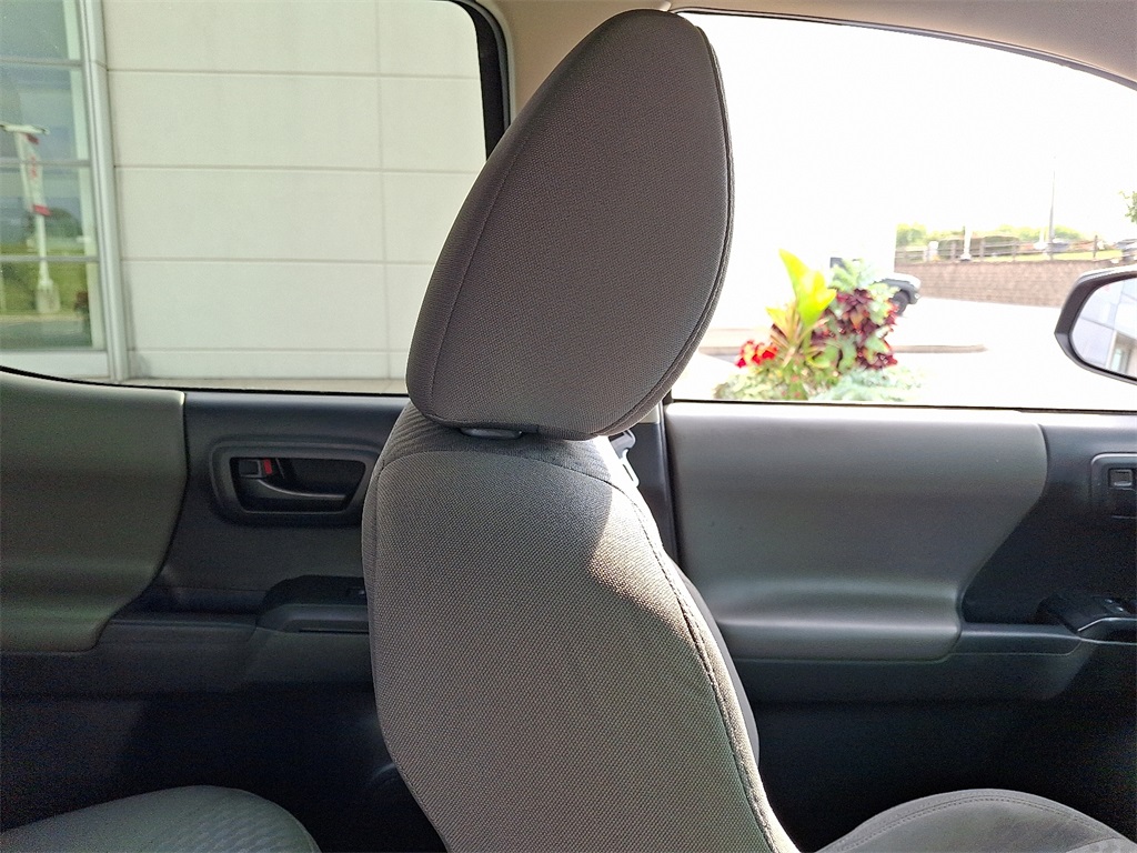 2022 Toyota Tacoma SR 4x4 Double Cab photo 13