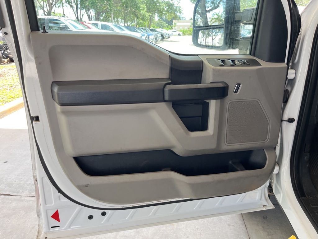 2020 Ford F-350 XL photo 10