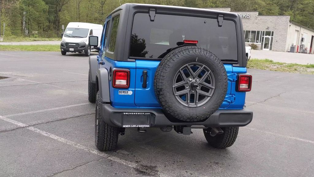 2025 Jeep Wrangler Sport S photo 4