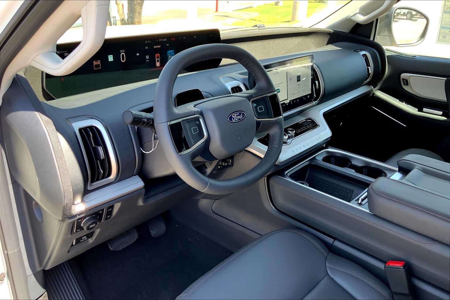 2025 Ford Expedition MAX EL photo 8