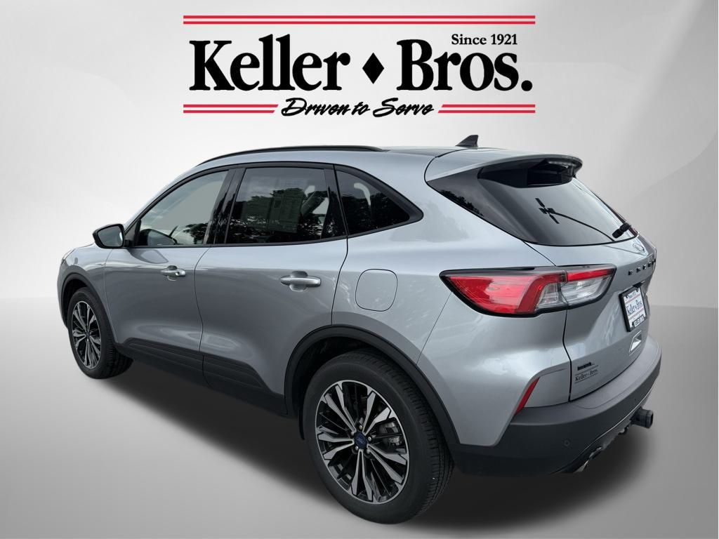 2022 Ford Escape SEL photo 5