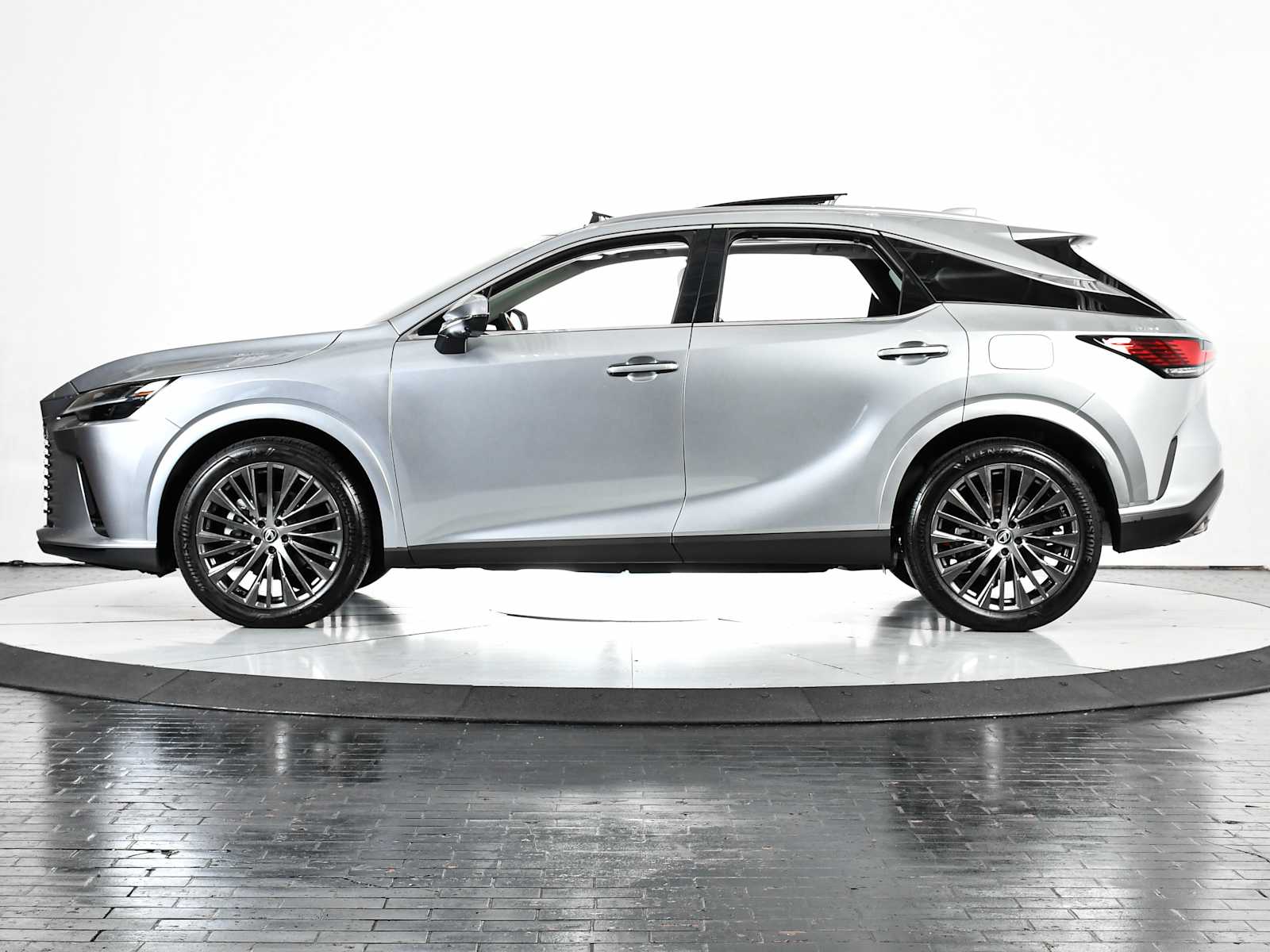 2024 Lexus RX Luxury photo 2
