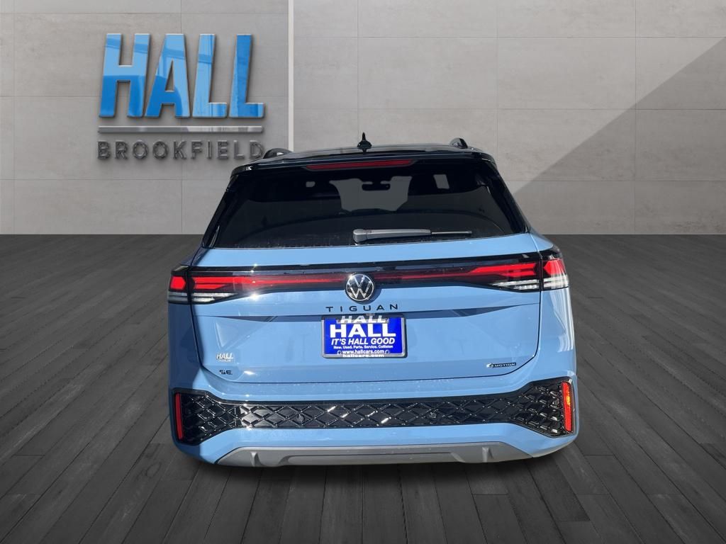 2026 Volkswagen Tiguan SE R-Line Black photo 4