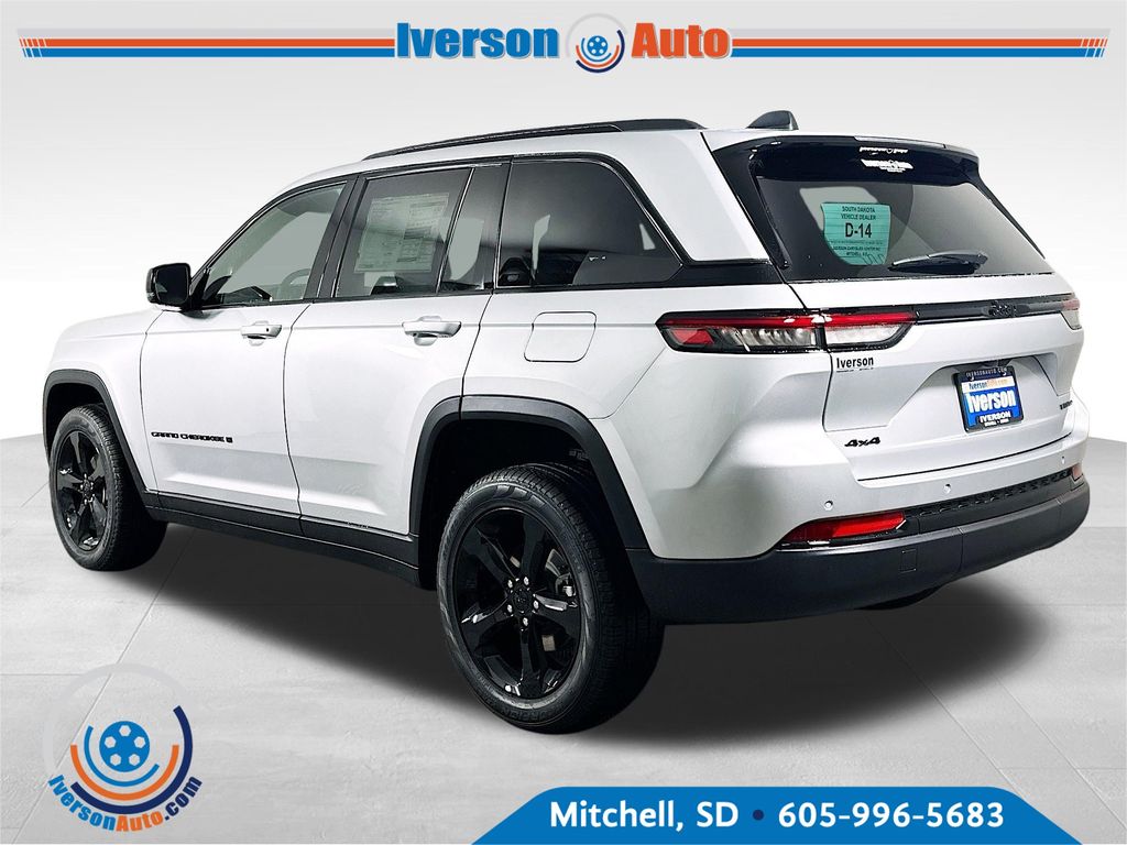 2025 Jeep Grand Cherokee Limited photo 4
