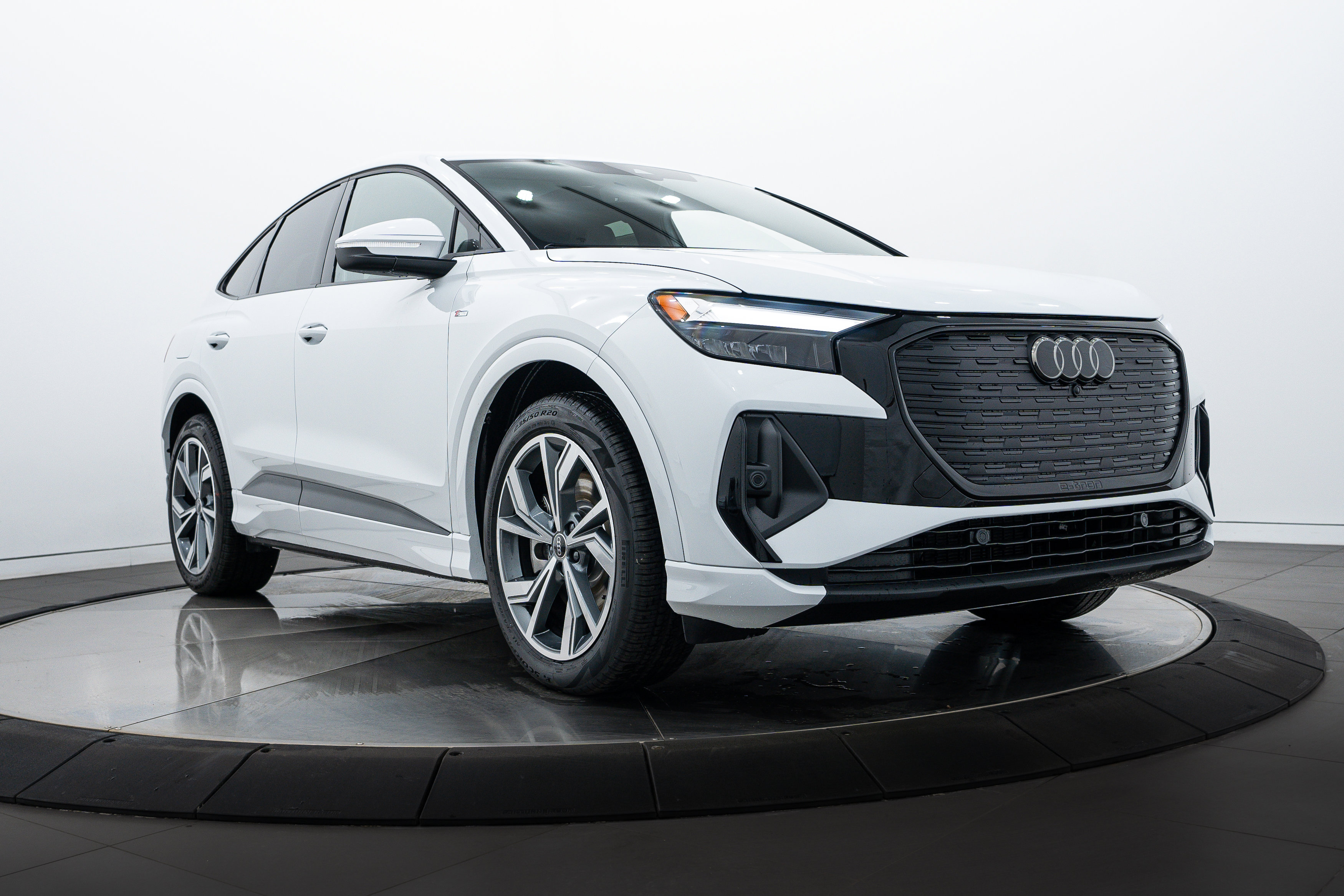 New 2025 Glacier White Audi Premium image 1