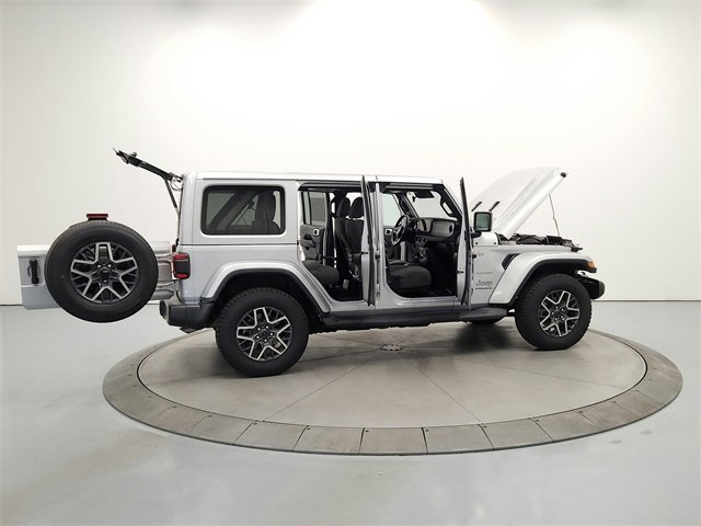 2024 Jeep Wrangler Sahara photo 15