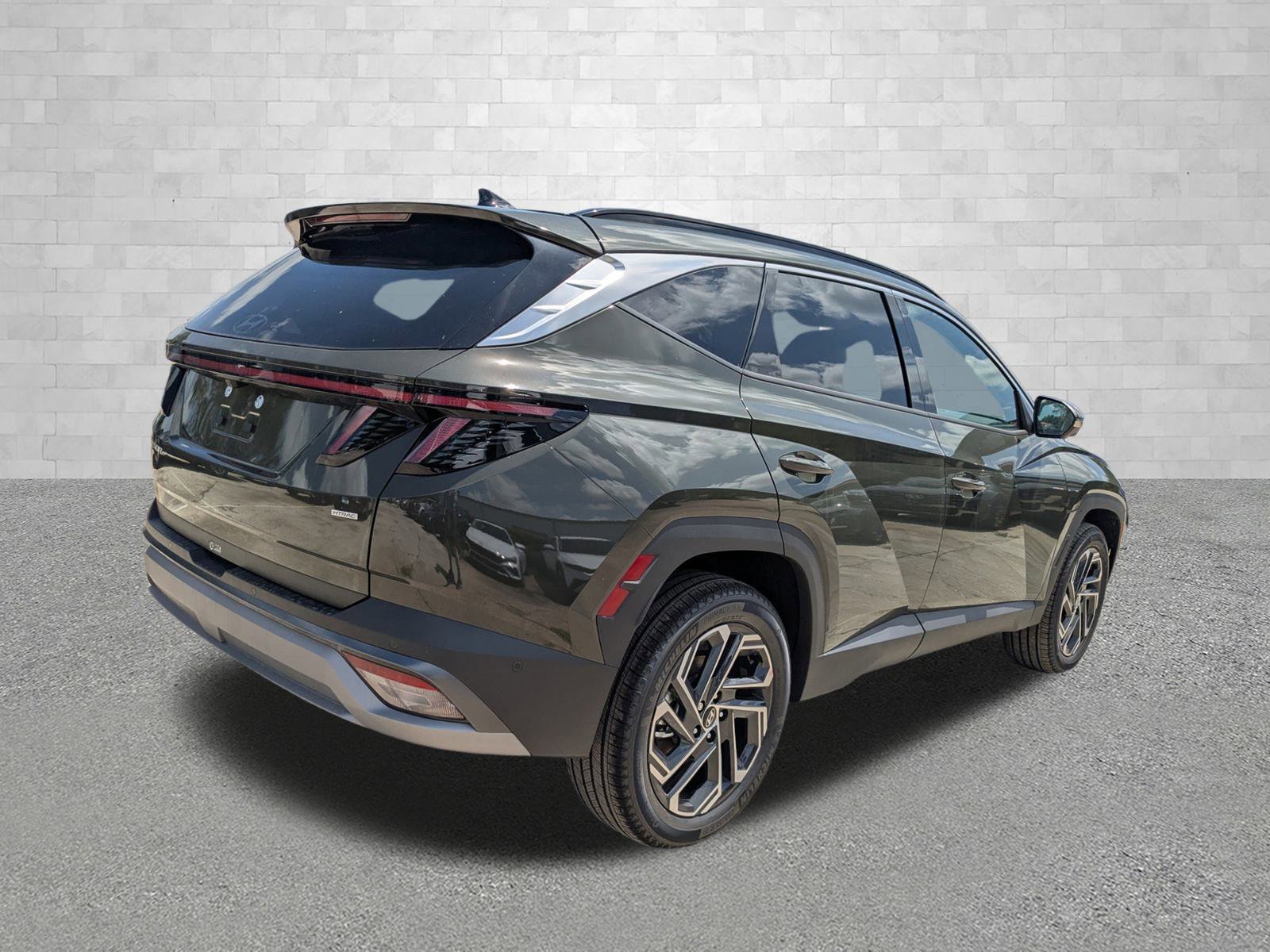 2025 Hyundai Tucson Limited photo 2