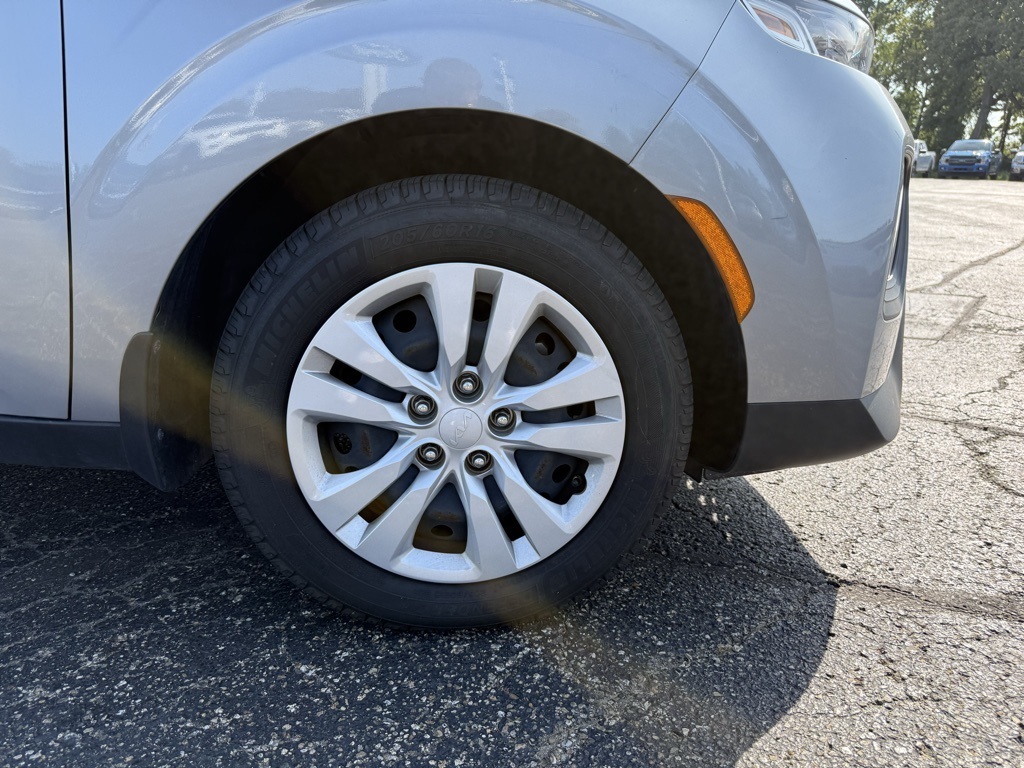 2022 Kia Soul LX photo 8