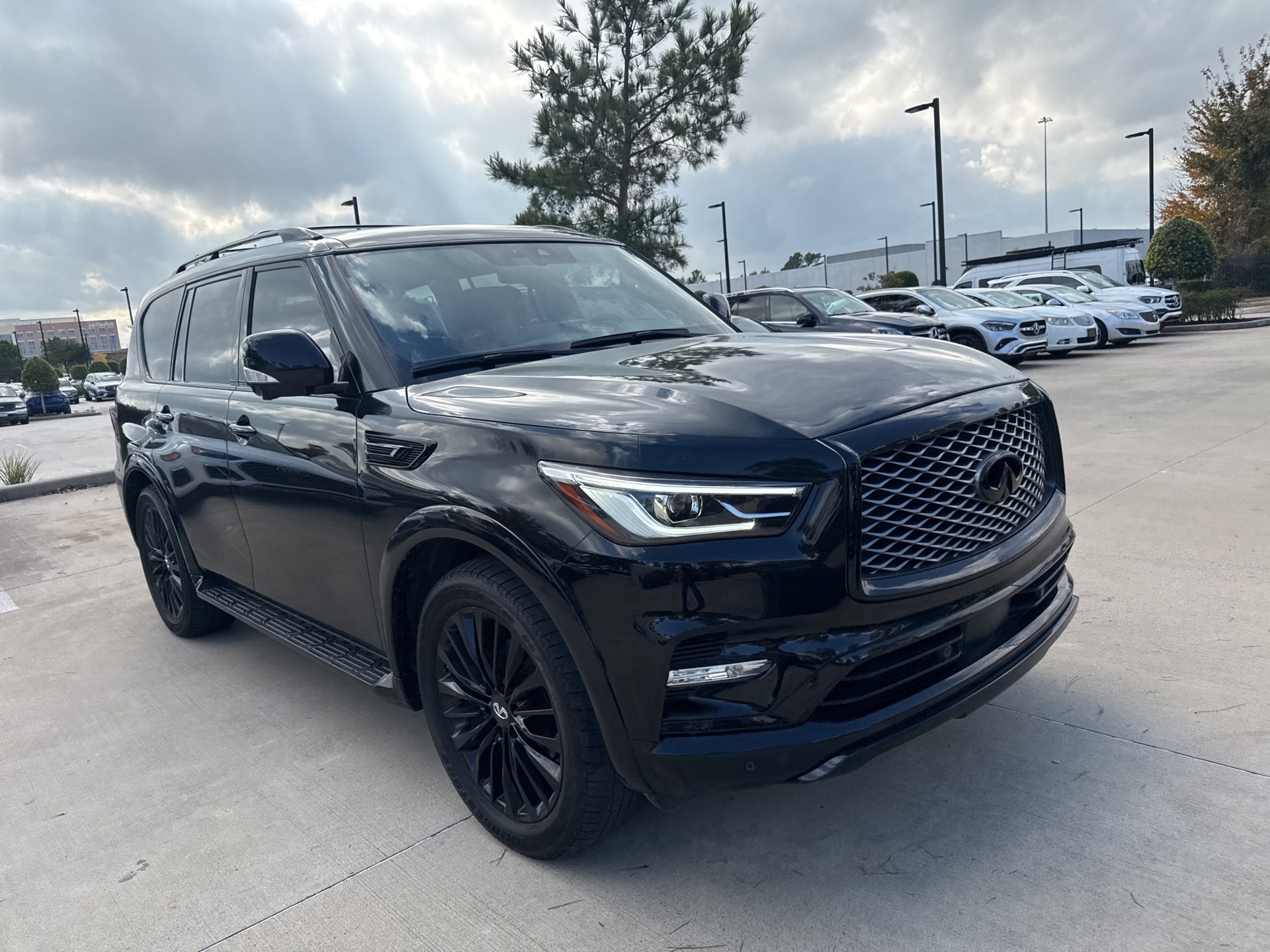2023 INFINITI QX80 Sensory's photo