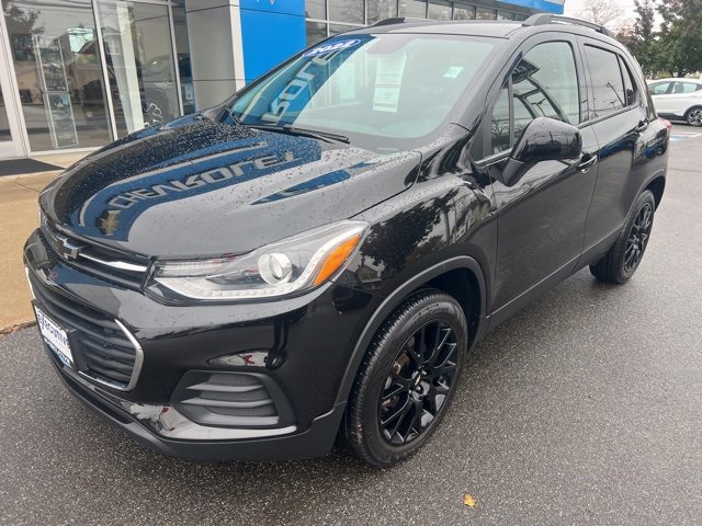 Used 2022 Chevrolet Trax LT with VIN KL7CJPSM2NB537481 for sale in Wallingford, CT