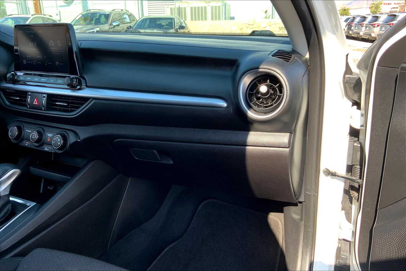 2023 Kia Forte LXS photo 15