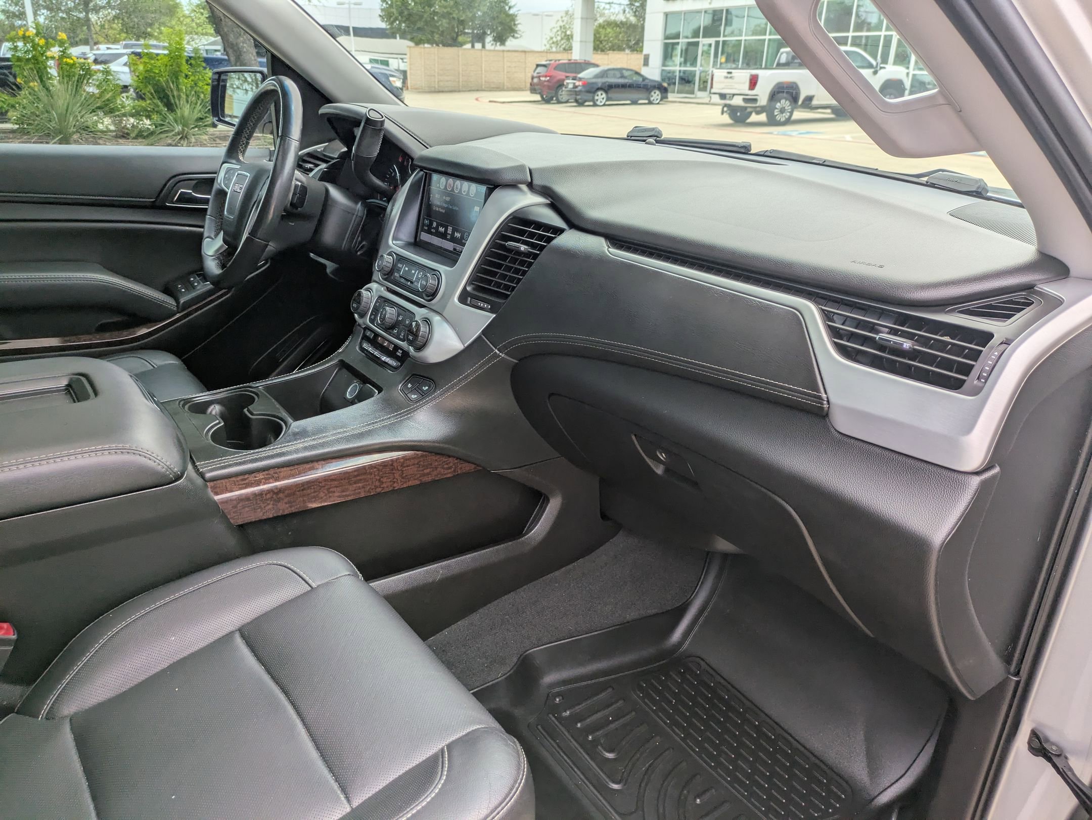 2019 Gmc Yukon SLT photo 29